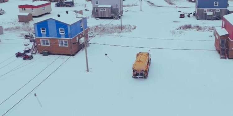 ജലക്ഷാമം രൂക്ഷമായ ഗ്രാമത്തിൽ നിന്ന് മൊൺട്രിയലിൽ എത്തി, സമൃദ്ധി ആസ്വദിച്ച് ഇന്യൂട്ട് വിദ്യാർത്ഥികൾ