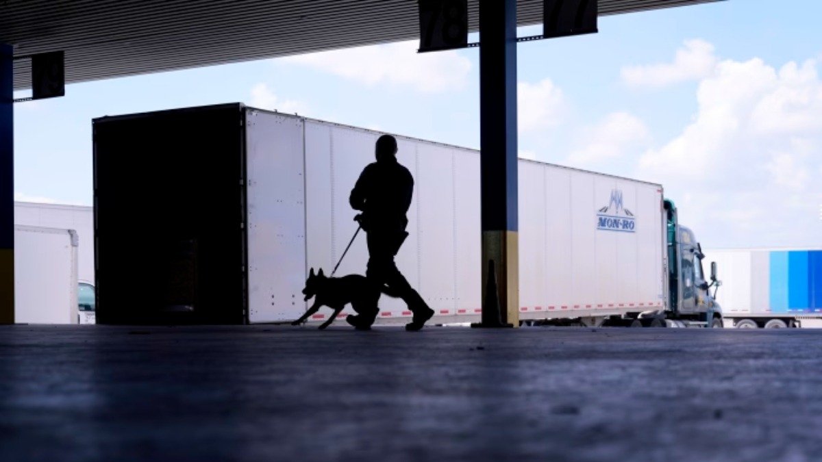 താരിഫ് പ്രതിസന്ധി: കസ്റ്റംസ് ബ്രോക്കർമാർ കടുത്ത സമ്മർദ്ദത്തിൽ