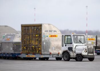 കാനഡയിൽ DHL എക്സ്പ്രസ് ജീവനക്കാർ പണിമുടക്കിൽ: പാഴ്സൽ വിതരണം സ്തംഭിച്ചു