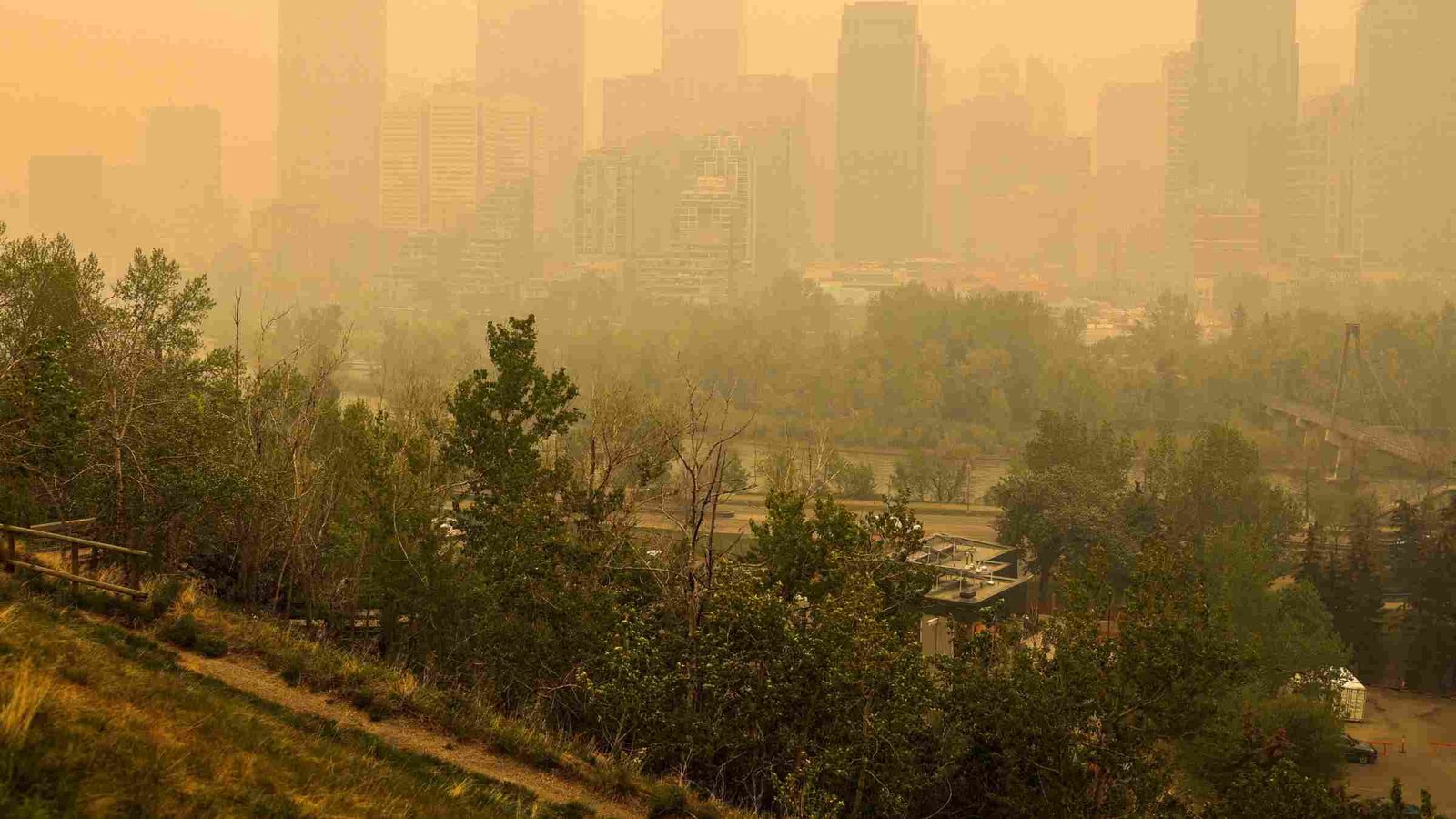 കാൽഗറിയിൽ വായു നിലവാരം അതീവ മോശം; മുന്നറിയിപ്പുമായി ECCC