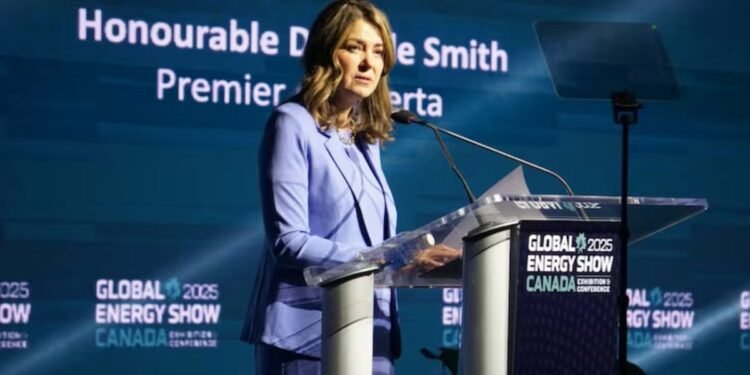 കാനഡയുടെ പടിഞ്ഞാറൻ തീരത്തേക്ക് പുതിയ എണ്ണ പൈപ്പ്‌ലൈൻ: സ്വകാര്യ പങ്കാളികളെ തേടി ആൽബെർട്ട പ്രീമിയർ!