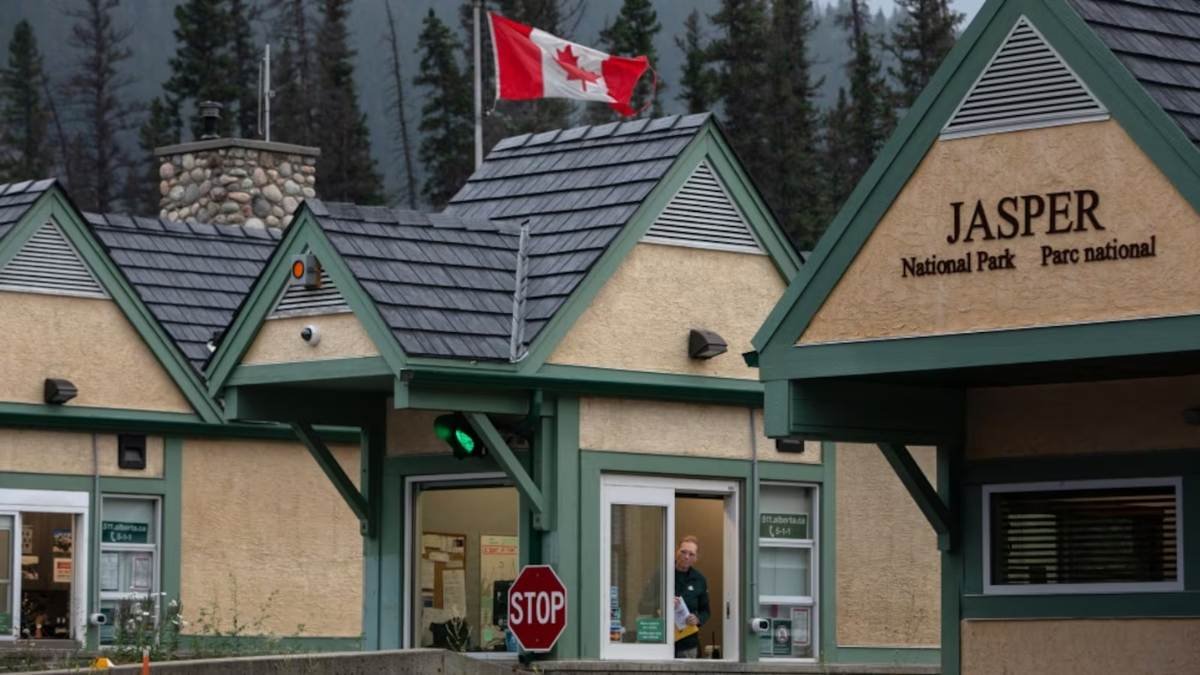 വൻ കാട്ടുതീയിൽ നിന്ന് കരകയറാൻ വിനോദസഞ്ചാരത്തെ ആശ്രയിച്ച് ജാസ്പർ!