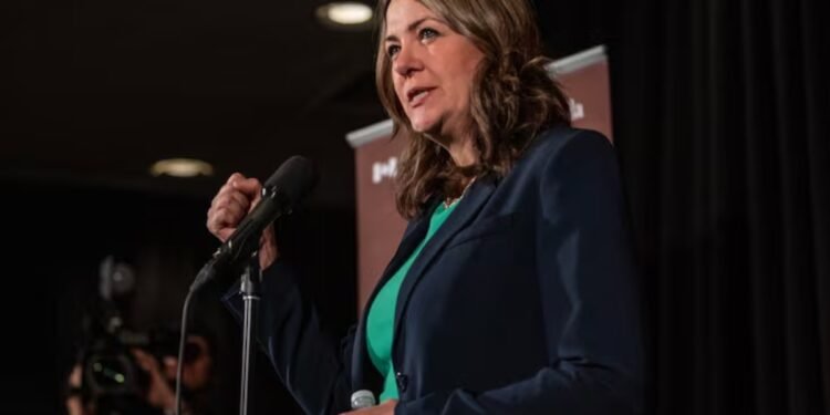 ആൽബെർട്ട സർക്കാരിന്റെ ആരോഗ്യനയം: വാക്സിൻ ലഭ്യത കുറച്ചതിൽ വ്യാപക പ്രതിഷേധം