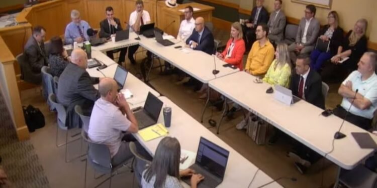 "സഹകരണത്തിന് അതിരുകളില്ല"; കാനഡ-യു.എസ്. സംഘർഷങ്ങൾക്കിടയിലും സൗൾട്ട് സ്റ്റീ മേരി നഗരങ്ങൾ ഒന്നിച്ചു 1 “സഹകരണത്തിന് അതിരുകളില്ല”; കാനഡ-യു.എസ്. സംഘർഷങ്ങൾക്കിടയിലും സൗൾട്ട് സ്റ്റീ മേരി നഗരങ്ങൾ ഒന്നിച്ചു