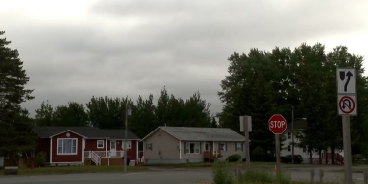 ബാഡ്ജർ കാട്ടുതീ നിയന്ത്രണ വിധേയമാകുന്നു; രക്ഷാപ്രവർത്തനം കൂടുതൽ വേഗത്തിലാക്കി അധികൃതർ