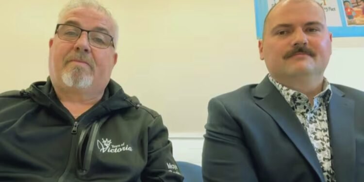 വിക്ടോറിയ മേയർ-ഫയർ ചീഫ് തർക്കം അവസാനിച്ചു! 1 വിക്ടോറിയ മേയർ-ഫയർ ചീഫ് തർക്കം അവസാനിച്ചു!