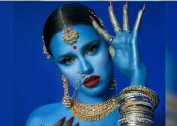 മാ കാളിയുടെ വേഷവും കയ്യിൽ കുരിശും; കനേഡിയൻ റാപ്പർക്കെതിരെ രൂക്ഷ വിമർശനം