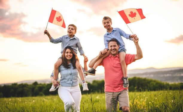 PR നേടാൻ കാത്തിരിക്കുന്നവർക്ക് ആശയ്ക്ക് വകയുണ്ടോ? ഈ മാസം എക്സ്പ്രസ് എൻട്രിയിലൂടെ കൂടുതൽ ക്ഷണങ്ങൾ