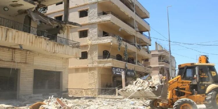 തെക്കൻ ലെബനാനിലും ആക്രമണം കടുപ്പിച്ച് ഇസ്രായേൽ; ഹിസ്ബുള്ള കേന്ദ്രങ്ങൾ തകർത്തു 1 തെക്കൻ ലെബനാനിലും ആക്രമണം കടുപ്പിച്ച് ഇസ്രായേൽ; ഹിസ്ബുള്ള കേന്ദ്രങ്ങൾ തകർത്തു