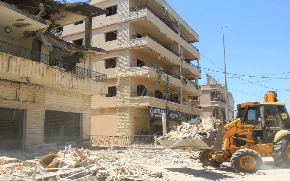 തെക്കൻ ലെബനാനിലും ആക്രമണം കടുപ്പിച്ച് ഇസ്രായേൽ; ഹിസ്ബുള്ള കേന്ദ്രങ്ങൾ തകർത്തു