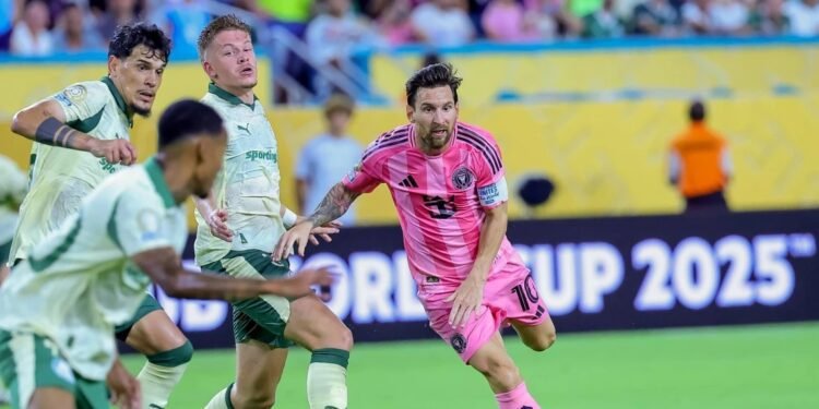 ക്ലബ്ബ് ലോകകപ്പിൽ മെസ്സിയുടെ മയാമിക്ക് സമനില; നോക്കൗട്ടിൽ പിഎസ്ജിയുമായി ഏറ്റുമുട്ടൽ 1 ക്ലബ്ബ് ലോകകപ്പിൽ മെസ്സിയുടെ മയാമിക്ക് സമനില; നോക്കൗട്ടിൽ പിഎസ്ജിയുമായി ഏറ്റുമുട്ടൽ