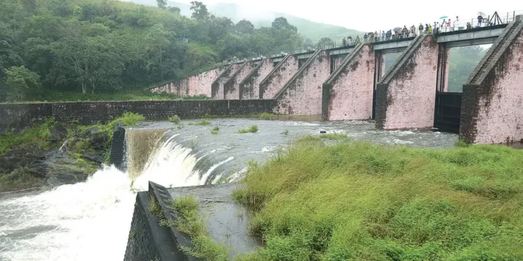 മുല്ലപ്പെരിയാർ അണക്കെട്ടിന്റെ ഷട്ടറുകൾ ഞായറാഴ്ച തുറക്കും: ആശങ്ക വേണ്ടെന്ന് അധികൃതർ 1 മുല്ലപ്പെരിയാർ അണക്കെട്ടിന്റെ ഷട്ടറുകൾ ഞായറാഴ്ച തുറക്കും: ആശങ്ക വേണ്ടെന്ന് അധികൃതർ