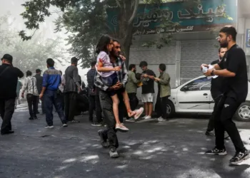 ഇന്ത്യക്കാരെ ഒഴിപ്പിക്കുന്നു, കര അതിർത്തികൾ തുറന്നു; എത്രയും വേഗം ടെഹ്‌റാൻ വിടണമെന്ന് വിദേശകാര്യമന്ത്രാലയം