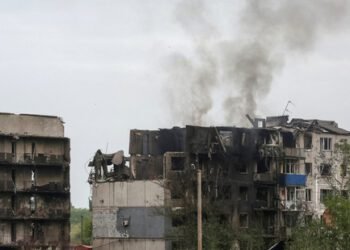 റഷ്യയിൽ യുക്രൈന്റെ വൻ ഡ്രോണാക്രമണം; 40 വിമാനങ്ങൾ ആക്രമിച്ചെന്ന് റിപ്പോർട്ട്