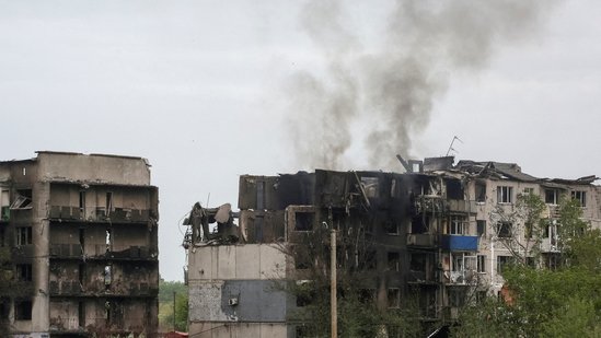 റഷ്യയിൽ യുക്രൈന്റെ വൻ ഡ്രോണാക്രമണം; 40 വിമാനങ്ങൾ ആക്രമിച്ചെന്ന് റിപ്പോർട്ട്