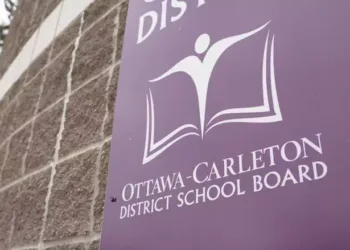 ഒന്റാറിയോയിലെ സ്കൂളുകളിൽ പോലീസ് സാന്നിധ്യം നിർബന്ധമാകുമോ? പുതിയ ബില്ല് വിവാദത്തിലേക്ക്