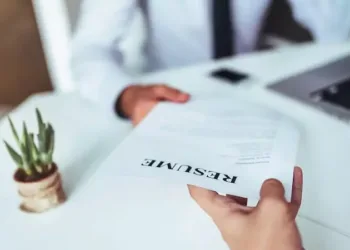 ഇങ്ങനെ റെസ്യൂമെ തയ്യാറാക്കൂ!; കാനഡയിൽ സ്വപ്ന ജോലി കൈയ്യെത്തിപ്പിടിക്കാം