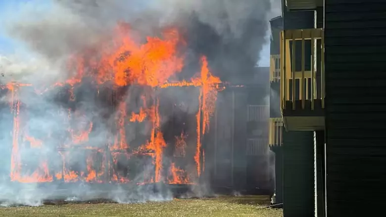 ടംബ്ലർ റിഡ്ജിൽ അഗ്നിബാധയും ജലക്ഷാമവും; നൂറുകണക്കിന് പേർക്ക് ദുരിതം