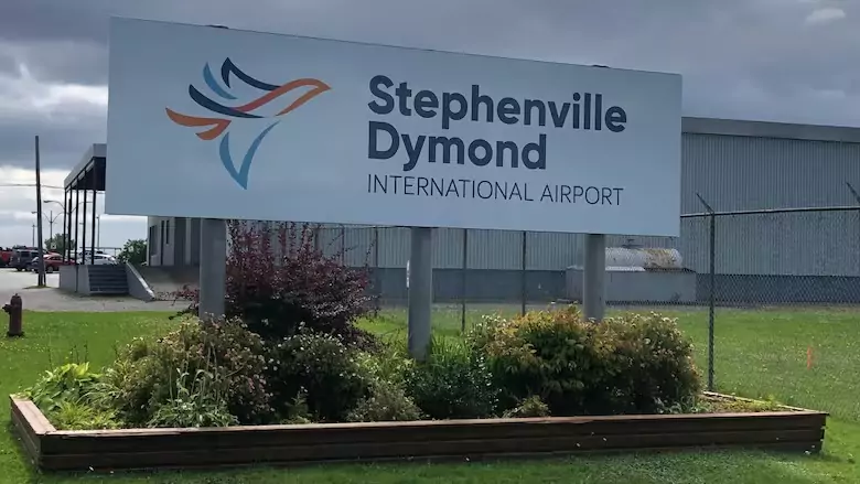 സ്റ്റീഫൻവില്ലെ വിമാനത്താവളം ഇരുട്ടിൽ; പ്രതിസന്ധി തീർക്കാൻ നെട്ടോട്ടം