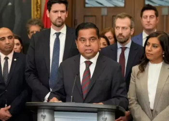 കാർണിയുടെ അതിർത്തി ബിൽ സി-2ൽ ഒളിപ്പിച്ച രഹസ്യ വ്യവസ്ഥകൾ കണ്ടെത്തിയെന്ന് റിപ്പോർട്ട്