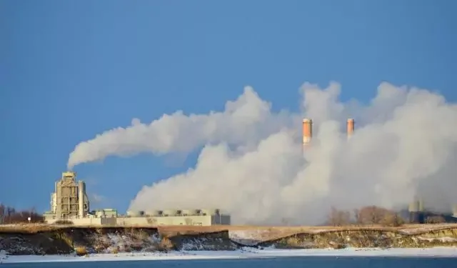 കൽക്കരി നിലയങ്ങളുടെ പേരിൽ ഫെഡറൽ സർക്കാരുമായി ഏറ്റുമുട്ടാൻ സാസ്കച്ചുവാൻ
