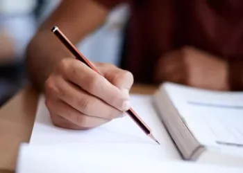 കാനഡയുടെ വിദ്യാഭ്യാസ നിലവാരം താഴേക്ക്: വിദഗ്ധർ കാരണങ്ങൾ വിശദീകരിക്കുന്നു
