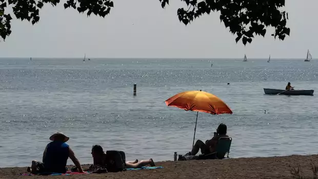 “പുറത്തിറങ്ങരുത്” – ടൊറണ്ടോയിൽ അപകടകരമായ ചൂട് മുന്നറിയിപ്പ്