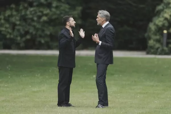 18 പേരുടെ ജീവൻ കവർന്ന് റഷ്യൻ ആക്രമണം; നാറ്റോ നേതാക്കളുടെ സഹായം തേടി സെലൻസ്കി