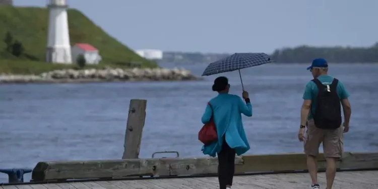 കാനഡയിൽ ചുട്ടുപൊള്ളുന്ന ചൂട്: ഒന്റാറിയോ, ക്യുബെക്, നോവാ സ്കോഷ്യ എന്നിവിടങ്ങളിൽ ജാഗ്രതാ നിർദേശം