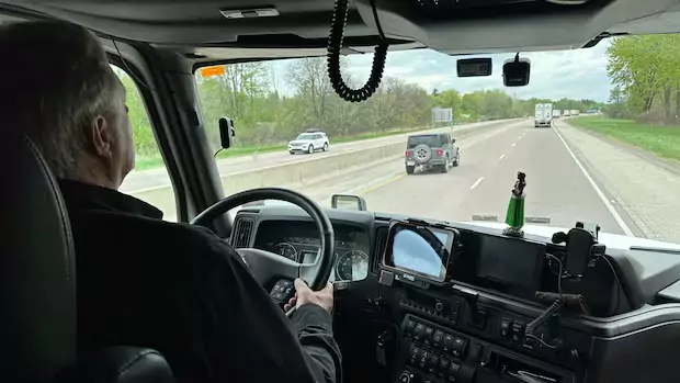 കാനഡയിലെ ‘Driver Inc.’ ; ട്രക്ക് ഡ്രൈവർമാരെ കബളിപ്പിക്കുന്ന വമ്പൻ തട്ടിപ്പ്