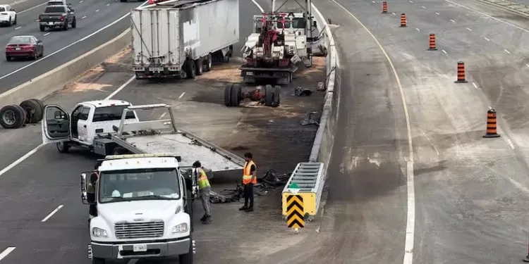 ഹൈവേ 401-ൽ വൻ അപകടം: വെസ്റ്റ്‌ബൗണ്ട് ലൈനുകൾ അടച്ചു