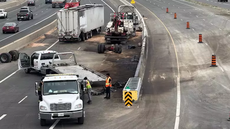 ഹൈവേ 401-ൽ വൻ അപകടം: വെസ്റ്റ്‌ബൗണ്ട് ലൈനുകൾ അടച്ചു