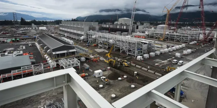 കാനഡയുടെ എൽഎൻജി പദ്ധതി: “നാച്ചുറൽ ഗ്യാസോ”, അതോ പാരിസ്ഥിതിക ഭീഷണിയോ?