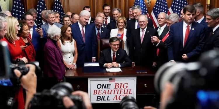 നാടകീയ രംഗങ്ങൾകൊടുവിൽ ട്രംപിന്റെ ബിഗ് ബ്യൂട്ടിഫുൾ ബിൽ പാസാക്കി യു.എസ് ജനപ്രതിനിധി സഭ 1 നാടകീയ രംഗങ്ങൾകൊടുവിൽ ട്രംപിന്റെ ബിഗ് ബ്യൂട്ടിഫുൾ ബിൽ പാസാക്കി യു.എസ് ജനപ്രതിനിധി സഭ