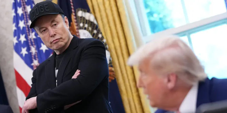 മസ്കും ട്രംപും ഏറ്റുമുട്ടുന്നു; 'ബിഗ് ബ്യൂട്ടിഫുൾ ബിൽ'പാസാക്കിയാൽ പുതിയ പാർട്ടി പ്രഖ്യാപിക്കാൻ മസ്ക് 1 മസ്കും ട്രംപും ഏറ്റുമുട്ടുന്നു; ‘ബിഗ് ബ്യൂട്ടിഫുൾ ബിൽ’പാസാക്കിയാൽ പുതിയ പാർട്ടി പ്രഖ്യാപിക്കാൻ മസ്ക്