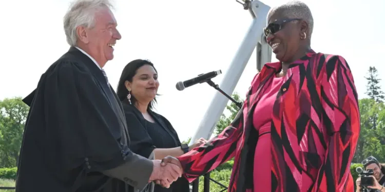 കാനഡ ദിനത്തിൽ പുതിയ പൗരന്മാരെ വരവേറ്റ് മാനിറ്റോബ!