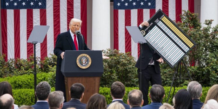 ഇന്തോനേഷ്യൻ ഉൽപ്പന്നങ്ങൾക്ക് ട്രംപിന്റെ 19% താരിഫ്; യൂറോപ്യൻ യൂണിയൻ തിരിച്ചടിക്ക് ഒരുങ്ങുന്നു 1 ഇന്തോനേഷ്യൻ ഉൽപ്പന്നങ്ങൾക്ക് ട്രംപിന്റെ 19% താരിഫ്; യൂറോപ്യൻ യൂണിയൻ തിരിച്ചടിക്ക് ഒരുങ്ങുന്നു