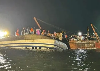 അവധിക്കാല യാത്ര ദുരന്തമായി: വിയറ്റ്നാമിൽ ബോട്ട് മുങ്ങി 34 മരണം, രക്ഷാപ്രവർത്തനം തുടരുന്നു
