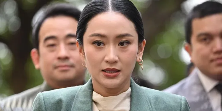 ‘അങ്കിൾ’ വിളി കുരുക്കായി!; ഷിനവത്ര കുടുംബത്തിന് വീണ്ടും തിരിച്ചടി: തായ്ലൻഡ് പ്രധാനമന്ത്രിക്ക് സസ്പെൻഷൻ