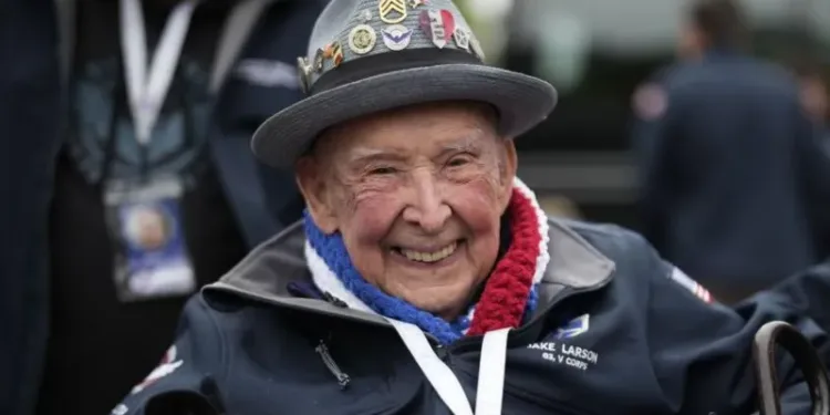 യുദ്ധക്കളത്തിൽ നിന്ന് ടിക് ടോക്കിലേക്ക്: ‘പാപ്പാ ജേക്ക്’ എന്ന ഇതിഹാസം ഓർമ്മയായി