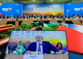 ആഗോള മാറ്റത്തിന് BRICS: അമേരിക്കൻ ഭീഷണികളെ നേരിടാൻ പുതിയ തന്ത്രങ്ങൾ