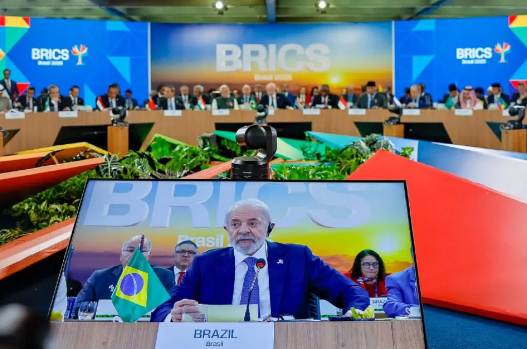 ആഗോള മാറ്റത്തിന് BRICS: അമേരിക്കൻ ഭീഷണികളെ നേരിടാൻ പുതിയ തന്ത്രങ്ങൾ