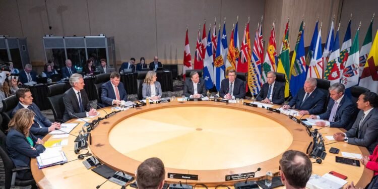 കാനഡയുടെ സാമ്പത്തിക ഭാവിയെ നിർണ്ണയിക്കാൻ മസ്കോകയിൽ പ്രീമിയർമാരുടെ നിർണ്ണായക ചർച്ചകൾക്ക് തുടക്കം 1 കാനഡയുടെ സാമ്പത്തിക ഭാവിയെ നിർണ്ണയിക്കാൻ മസ്കോകയിൽ പ്രീമിയർമാരുടെ നിർണ്ണായക ചർച്ചകൾക്ക് തുടക്കം