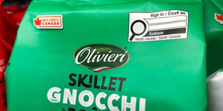ഇനി ആരോഗ്യം നിങ്ങളുടെ കൈകളിൽ; ഭക്ഷണ പാക്കേജിംഗിൽ പുതിയ ലേബലിംഗ് നിയമങ്ങൾ പ്രഖ്യാപിച്ച് കാനഡ 1 ഇനി ആരോഗ്യം നിങ്ങളുടെ കൈകളിൽ; ഭക്ഷണ പാക്കേജിംഗിൽ പുതിയ ലേബലിംഗ് നിയമങ്ങൾ പ്രഖ്യാപിച്ച് കാനഡ