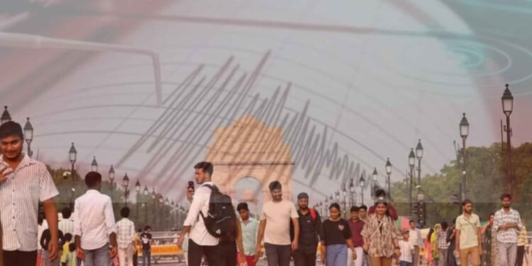 ഡൽഹിയെ പിടിച്ചുകുലുക്കി ഭൂചലനം; ജനജീവിതം സ്തംഭിച്ചു, പ്രഭവകേന്ദ്രം ഹരിയാനയെന്ന് റിപ്പോർട്ട്