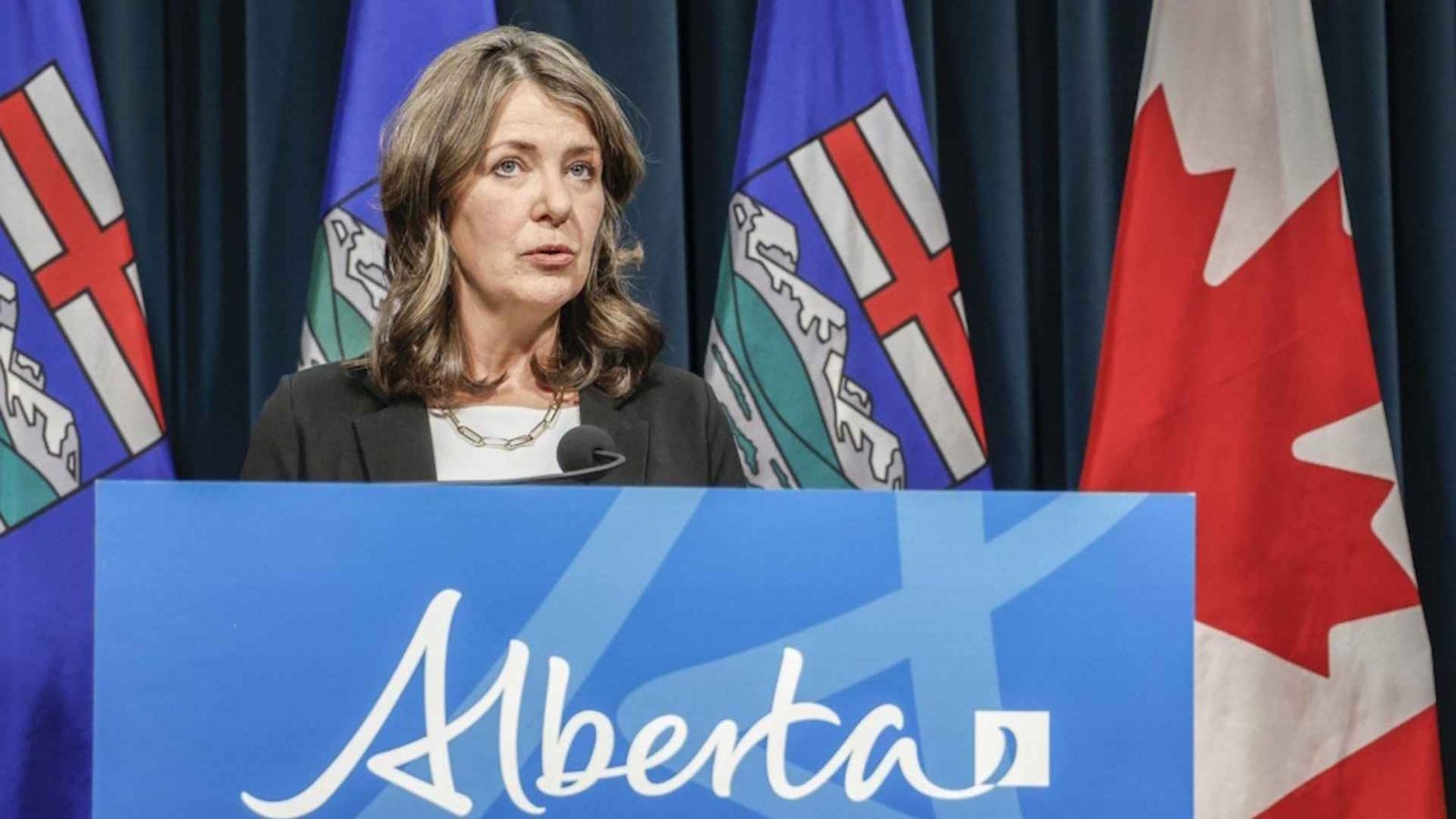 ട്രംപിന്റെ താരിഫ് ഭീഷണി; അമേരിക്കൻ ജനതയ്ക്കും കനത്ത തിരിച്ചടിയാകുമെന്ന് ആൽബർട്ട പ്രീമിയർ