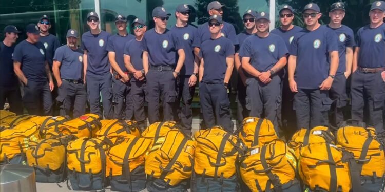 നോവാ സ്കോഷ്യയിലെ അഗ്നിശമന സേനാംഗങ്ങൾ സാസ്കച്ചവാനിലേക്ക്; കാട്ടുതീയെ നേരിടാൻ സഹായവുമായി പറന്നെത്തി! 1 firefighters