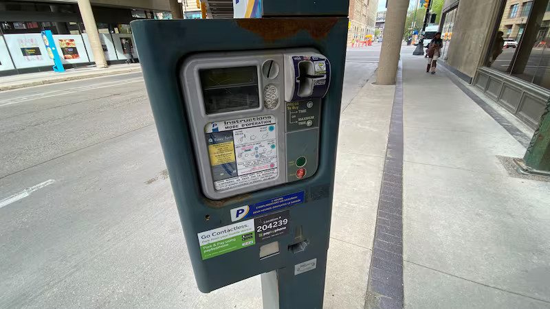 വിന്നിപ്പെഗിൽ പാർക്കിംഗ് പേ സ്റ്റേഷനുകൾ അപ്രത്യക്ഷമാകുന്നു; ഇനി മൊബൈൽ പേയ്മെന്റിന്റെ കാലം