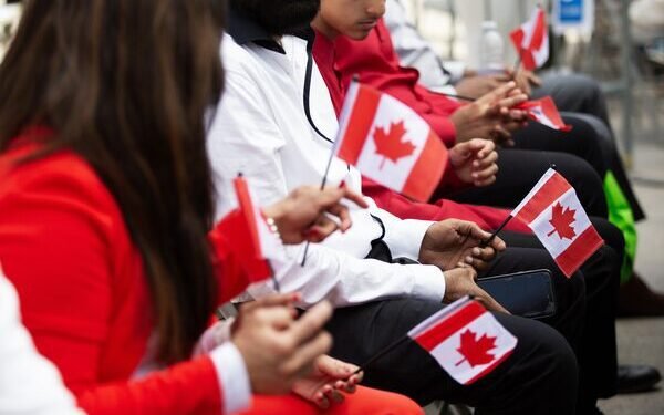 കാനഡ ദിനത്തിൽ കിച്ച്നറിൽ അമ്പത് പേർക്ക് പൗരത്വം; പുതുമുഖങ്ങൾക്ക് പുതിയ അധ്യായം! 1 CANADA PEOPEL