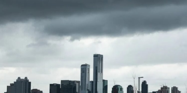 എഡ്മണ്ടണിൽ വാരാന്ത്യത്തിൽ ഇടിയോട് കൂടിയ മഴയ്ക്ക് സാധ്യത; അടുത്തയാഴ്ച കനത്ത ചൂടിലേക്ക് 1 എഡ്മണ്ടണിൽ വാരാന്ത്യത്തിൽ ഇടിയോട് കൂടിയ മഴയ്ക്ക് സാധ്യത; അടുത്തയാഴ്ച കനത്ത ചൂടിലേക്ക്